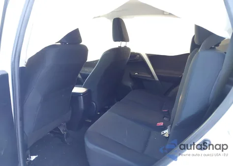 2015 Toyota Rav4 Le z USA, uszkodzony, nr VIN JTMBFREV2FD145865